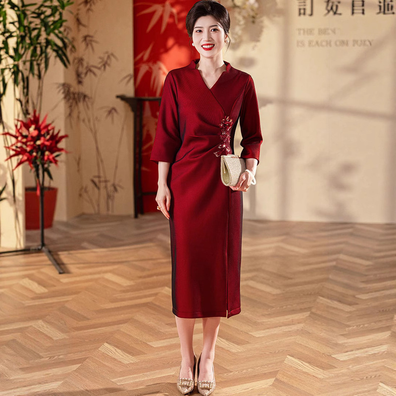 高贵优雅妈妈嫁女儿订婚宴礼服2025新款秋季年轻喜婆婆结婚旗袍裙|undefined