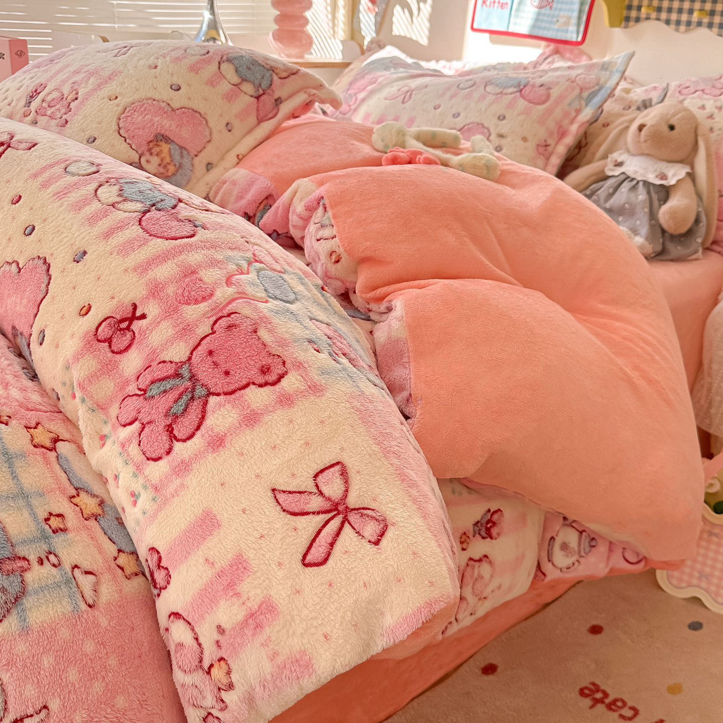 Nuevo invierno para madres y bebés con cuatro piezas de seda de seda de seda de leche cálida con ropa de cama de copo de nieve