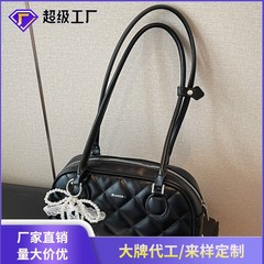 ファッショナブルな菱形カジュアル脇の下バッグ女性のための 2025 新しいボウリングバッグ大容量多用途ショルダーバッグシェルバッグ