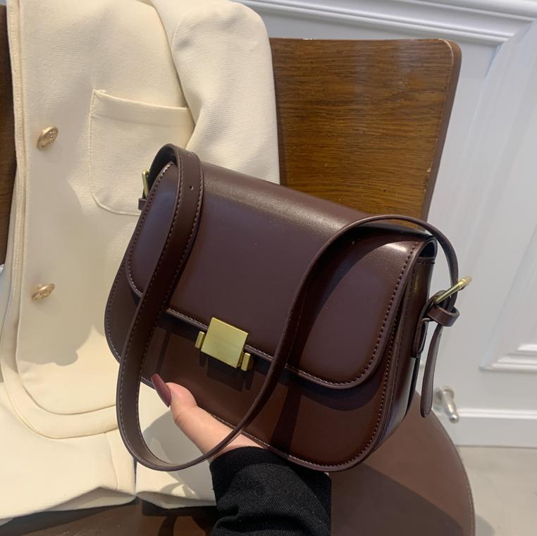 Bag pequeño para mujeres 2024 nuevo retro simple bolso de tofu axilar de textura superior nicho estilo extranjero bolso de hombro simple