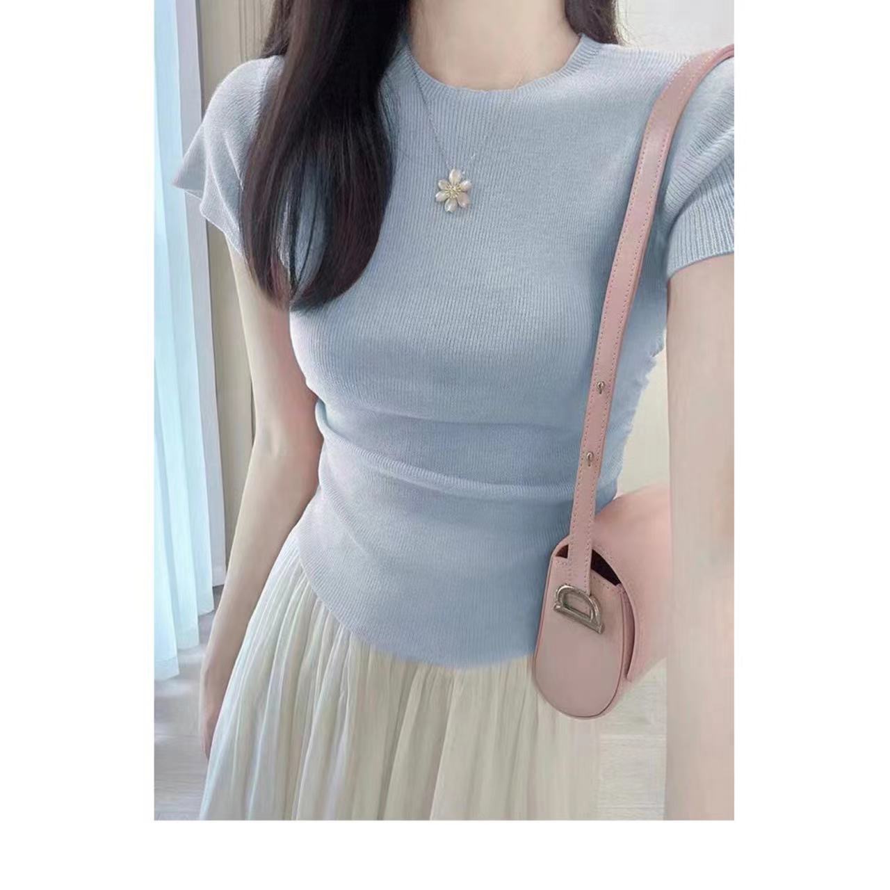 Design knitted short summer belt with a round collar