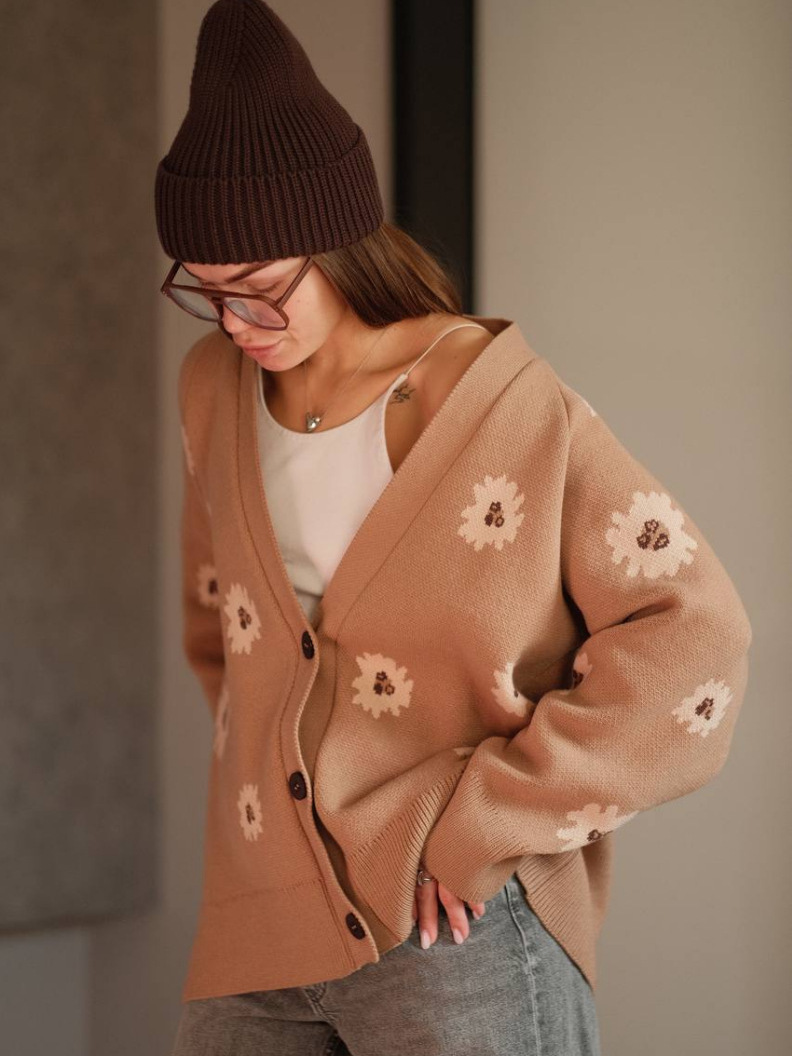 2025 otoño y invierno nuevo suelto fresco dulce margarita suéter jacquard mujer color contraste chaqueta de punto de cuello en V image 5