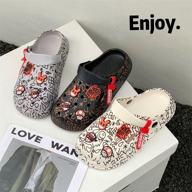 Agujero zapatos de los hombres de moda Zapatillas al aire libre personalizado hogar antideslizante 2024 nuevo verano nuevas sandalias de playa