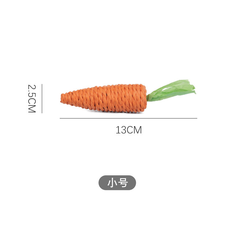 작은 당근 물린 조각