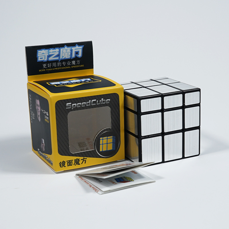 Qiyi Cuadrado mágico dos Pirámide de hoja de arce de tercer nivel Triángulo x cubo juguete para niños juguete al por mayor