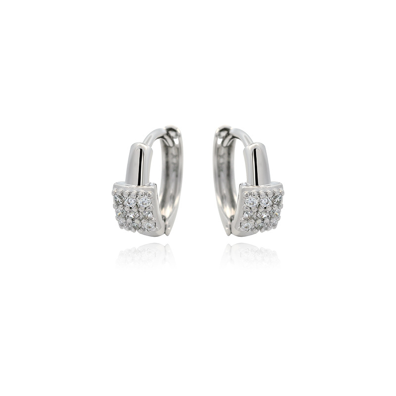 Xuping estilo simple y compacto perfiles de cobre aleación de cobre chapado aretes de círculo geométrico blanco aretes clásicos al por mayor aretes diarios