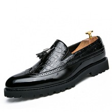 新款leather shoes外贸韩版潮时尚套脚休闲皮鞋男布洛克雕花流苏