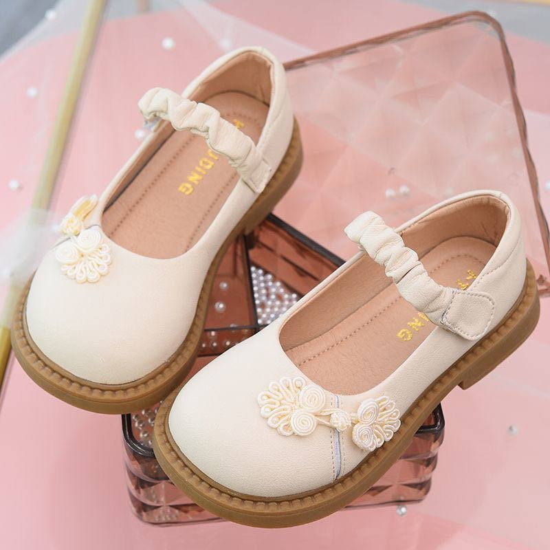 Zapatos de princesa para niñas Zapatos de cuero pequeños de boca baja para niños 2025 Primavera y otoño Nuevo estilo nacional Zapatos Hanfu para niñas Zapatos de suela blanda Tendencia