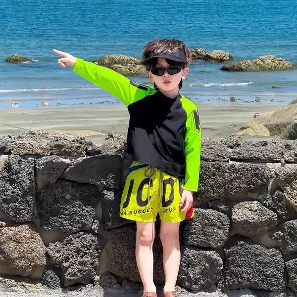 [with Hat] Children's Swimsuit Boys' New Long-Sleeved Boys' Student Swimming Trunks Quick-Drying Split Beach Swimsuit