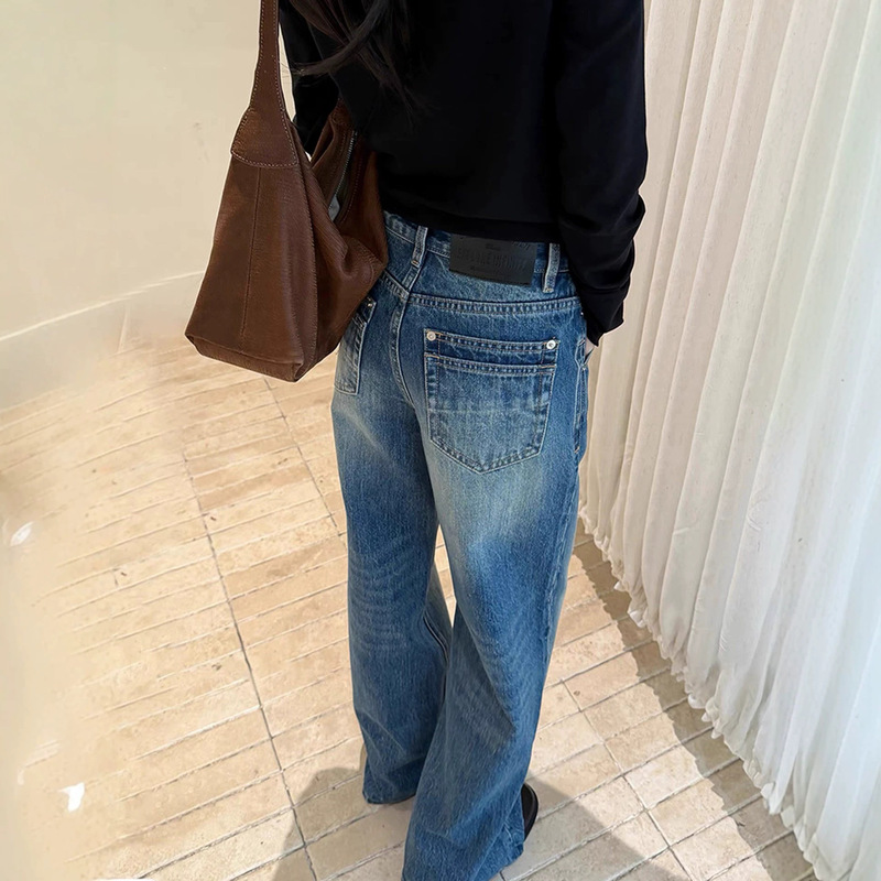 American retro low-waist plus-size wide-leg jeans for women, 2026 autumn new style, slimming loose straight-leg pants for trendy girls American retro low-waist plus-size wide-leg jeans for women, 2026 autumn new style, slimming loose straight-leg pants for trendy girls