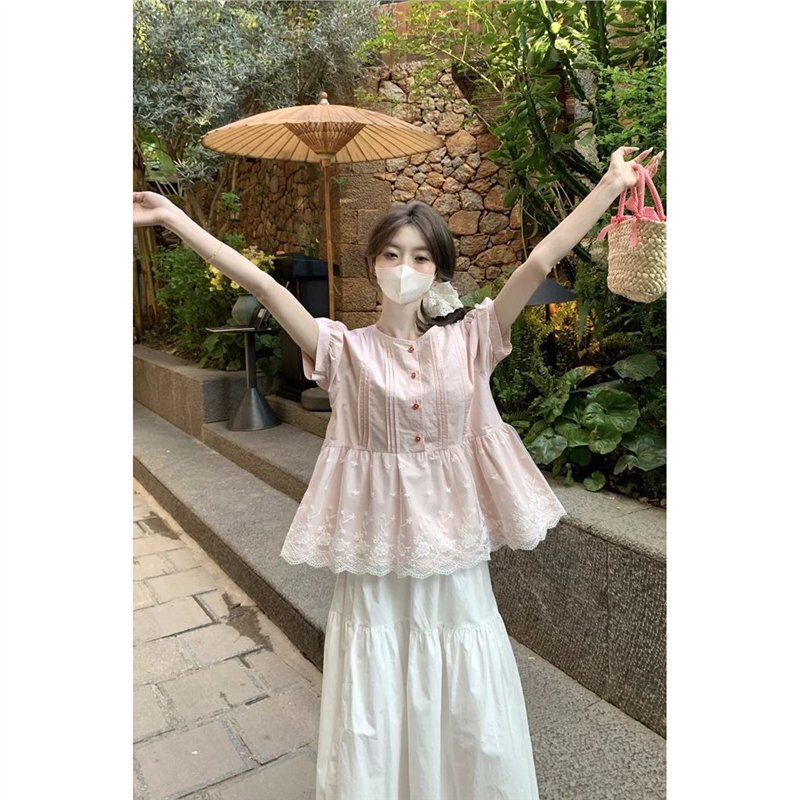 Lace-Trimmed Short-Sleeved Shirt with Floral Buttons for Women, Summer Loose-Fitting, Age-Reducing Pink Shirt, Sweet and Slimming Top Lace-Trimmed Short-Sleeved Shirt with Floral Buttons for Women, Summer Loose-Fitting, Age-Reducing Pink Shirt, Sweet and Slimming Top