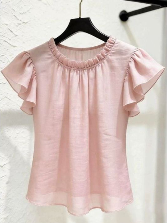 Áo sơ mi nữ tay ngắn thiết kế rộng, cổ bèo nhún, tay phồng nhẹ — Màu hồng