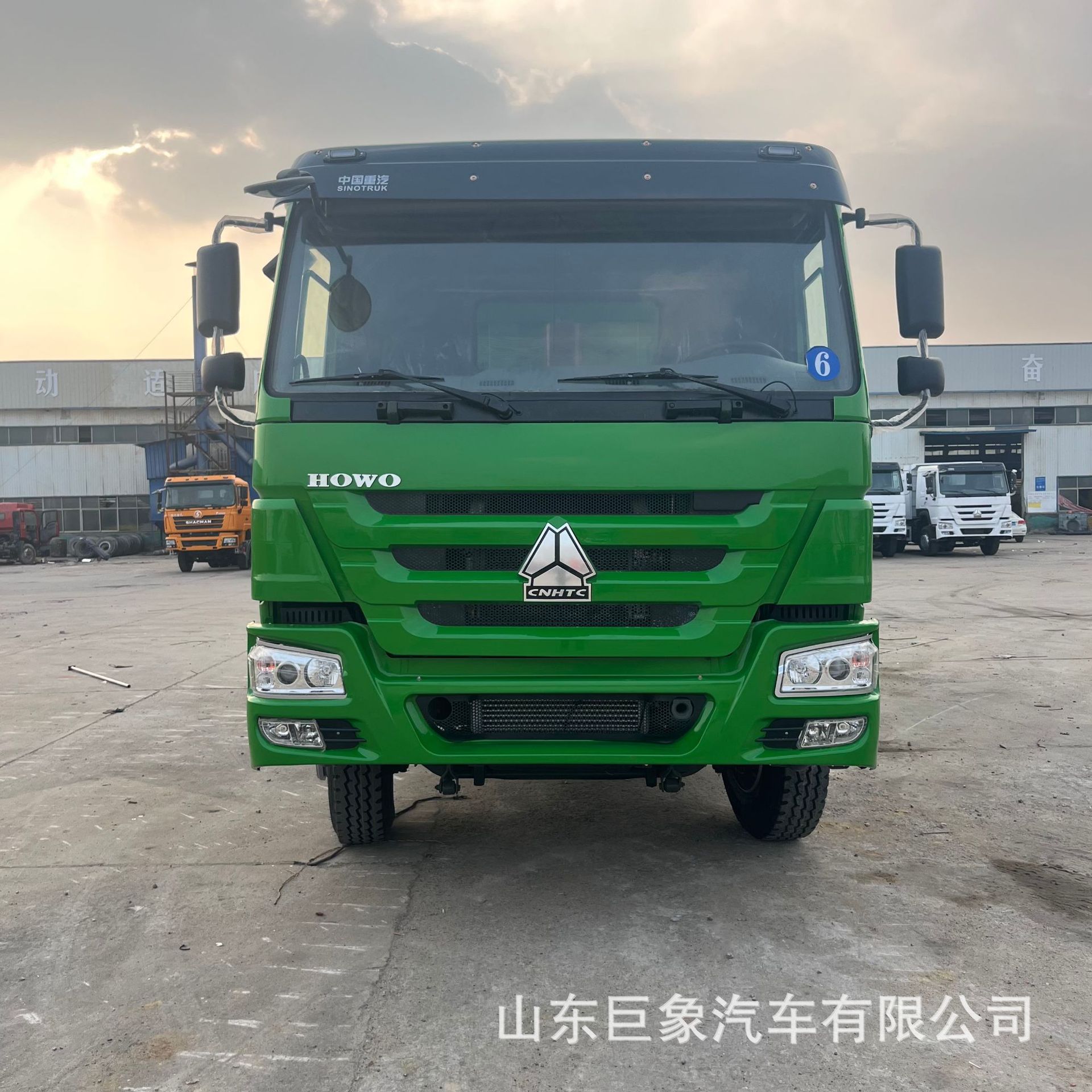 Cross-Border Howo 6×4 Rear Eight-Wheel Dump Truck with 371 Horsepower for Heavy-Duty Sand and Gravel Transport, Complete Vehicle Export