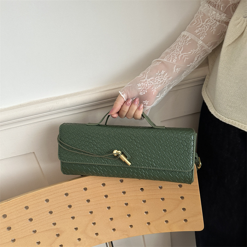 2026 bolsas de tejido caliente de mujeres nuevas bolsas de palo bolsas de cena bolsas de órgano bolsas de moda largas bolsas de hombro
