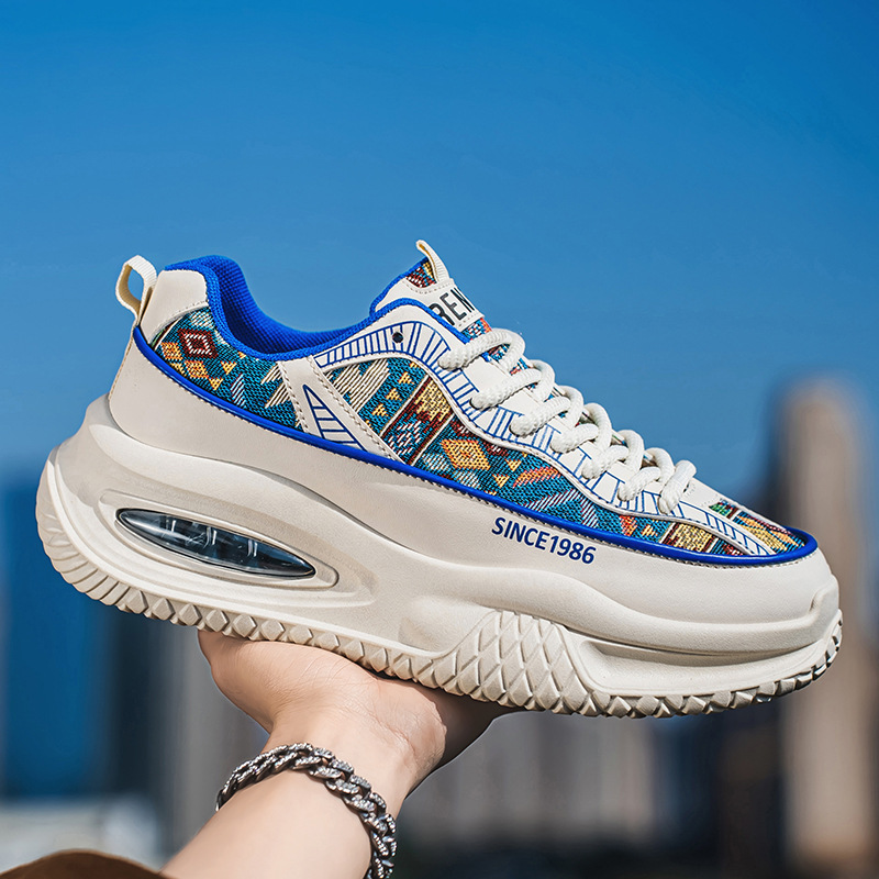 Zapatos de hombre de primavera 2025 nuevos zapatos de skate casuales transpirables de lona de moda con suela gruesa zapatos deportivos de moda