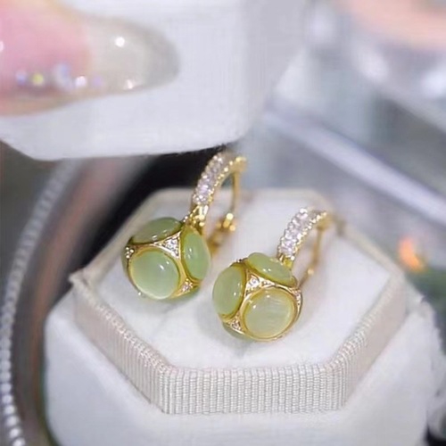 Green Cat's Eye Diamond Ball Earrings with Gold Tones, Elegant and Simple, Non-Fading High-End Retro Earrings