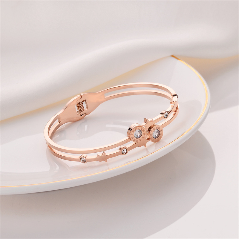 Ventas transfronterizas de pulseras de acero galvanizado de aluminio al vacío doble anillo romano doble diamante red de zircón pulsera roja pulsera de moda creativa