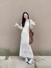 高级感法式复古V领镂空针织连衣裙女春夏新款收腰显瘦绝美长裙子