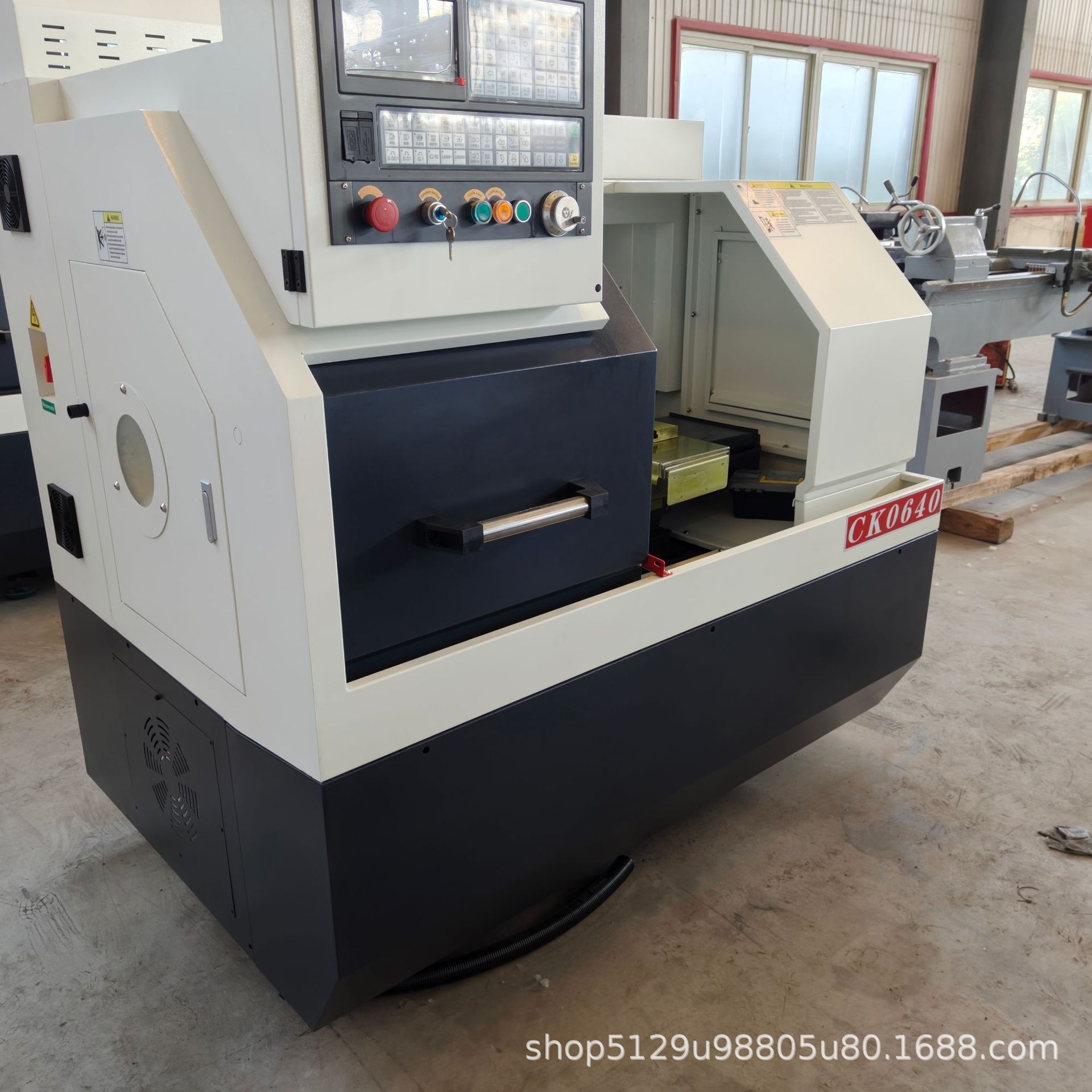 CK0640数控车床 小型卧式全自动硬轨车床 广数系统车削机床厂家