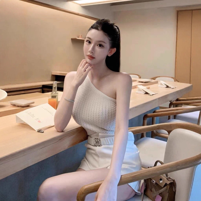 今年流行白色斜肩上衣女2025夏季减龄时尚洋气高级感修身显瘦T恤|undefined