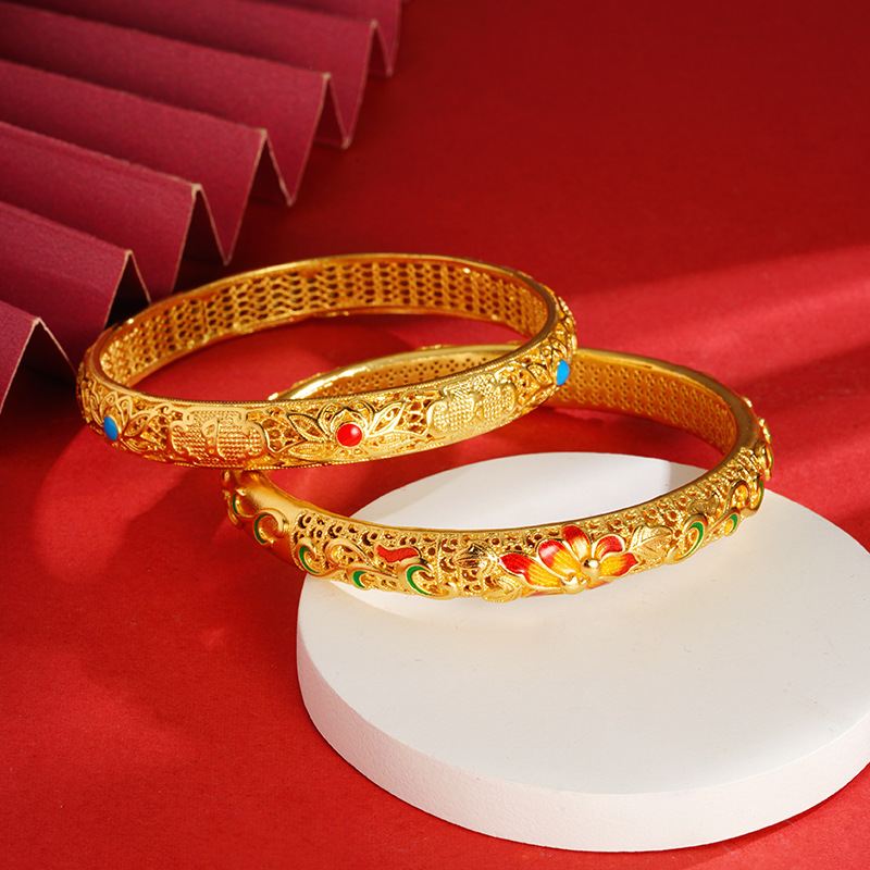 Vietnam oro hueco hebilla pulsera Lotus Plum Blossom corte patrón de las mujeres temperamento retro fábrica al por mayor