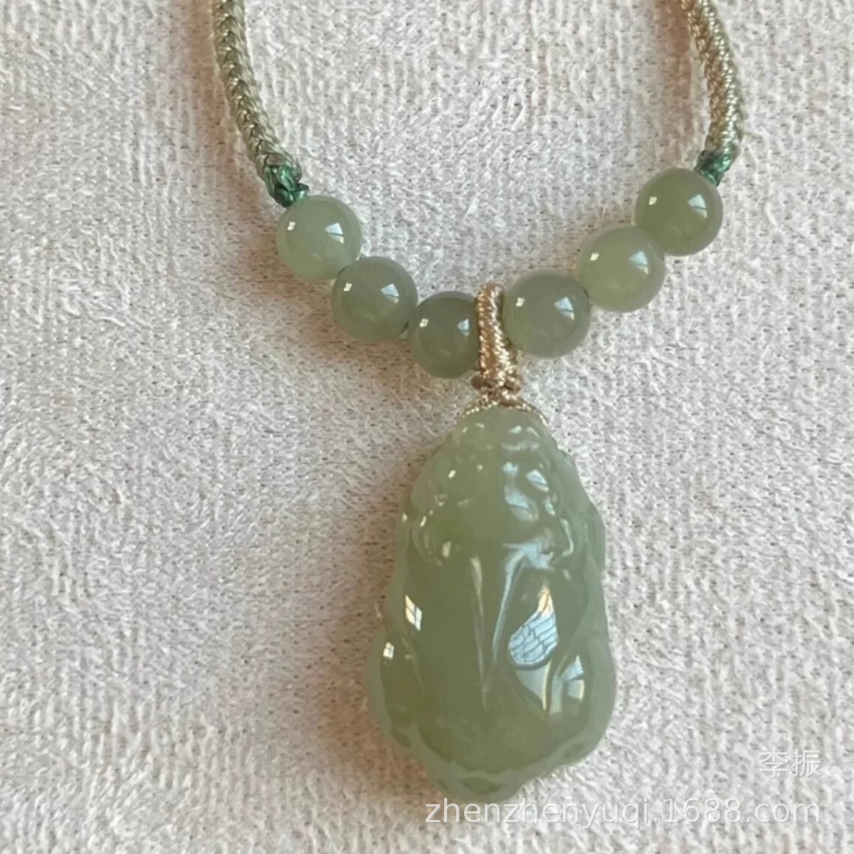 남성과 여성 커플을 위한 천연 HETIAN JADE PIXIU 펜던트 얼음 맑은 물 펜던트 청백색 옥 펜던트 선물