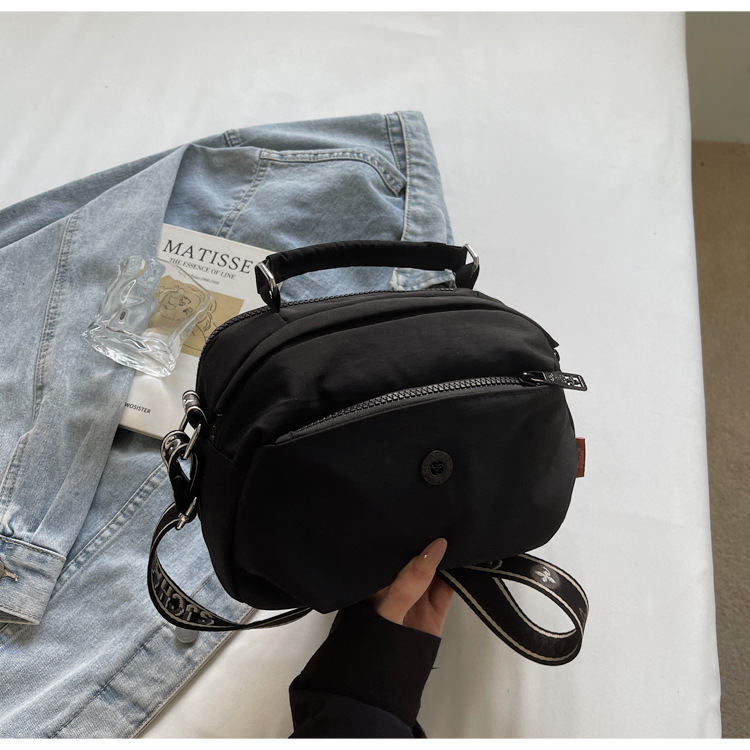 Bolso de tela de nylon coreano para mujeres 2026 nuevo bolso de tendencia transfronteriza pequeño bolso de hombro de viaje ligero image 7
