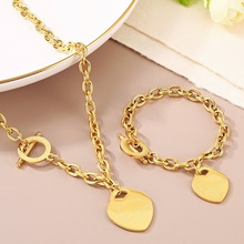 ʱ������18K�ƽ𿪿ڹ������ε�׹��������ɫ�ν��Ѹ���Ʒ��װ