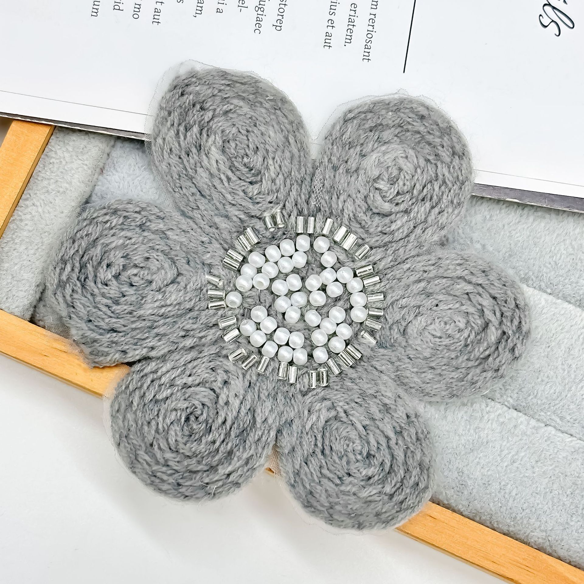 Ventas calientes de gancho tridimensional seis pétalos accesorios de flores de punto sombrero bolsas suéter de viento ropa accesorios de decoración flores