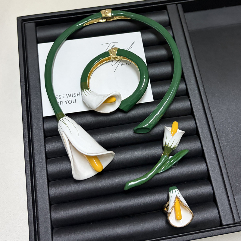 European and American vintage niche enamel oil-drip three-dimensional lily of the valley flower brooch, stylish and unique ring, bracelet, and necklace set