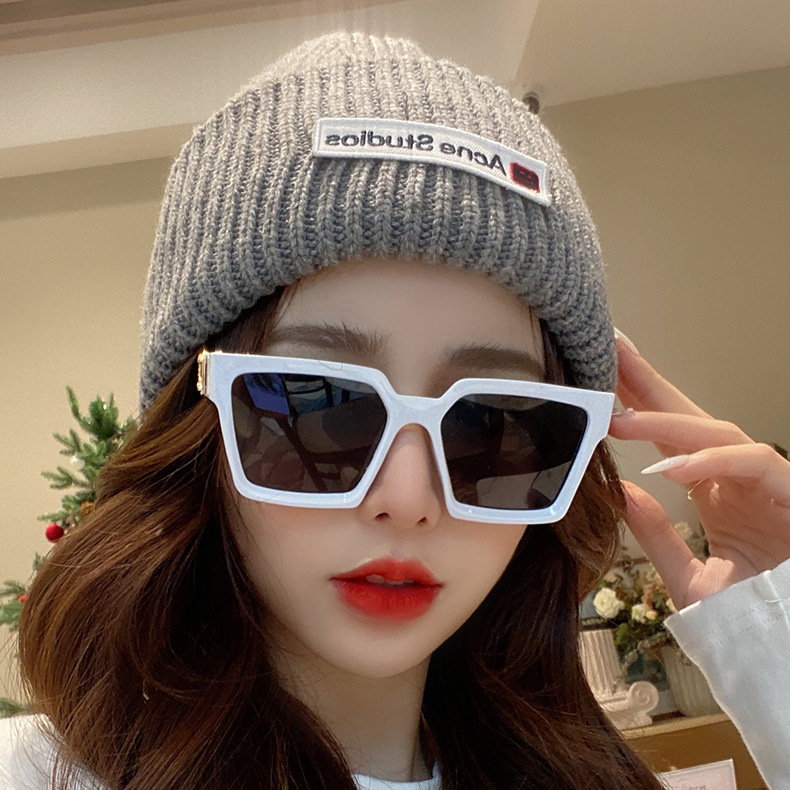 AliExpress European and American ins square sunglasses wide edge 2020 new fashion trend Internet celebrity 97048 sunglasses