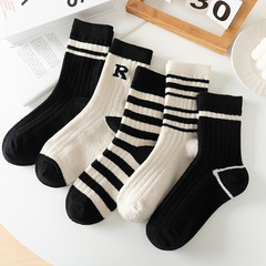 Winter and autumn thickened woolen women's ankle socks double-sided velvet letter R black and white striped warm socks 