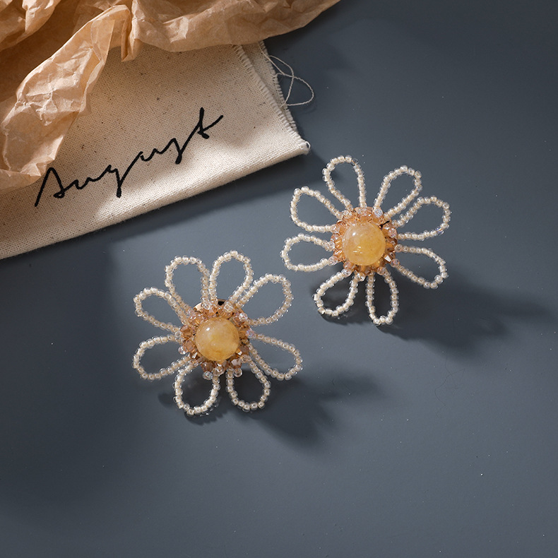 Wholesale Jewelry Hand-woven Crystal Daisy Earrings Nihaojewelry display picture 7
