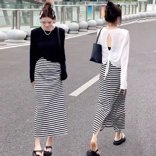Design-Sensitive Long-Sleeve Spring and Autumn T-Shirt Sun-Shirt Loose and Versatile Base Top for Petite Figures + Versatile Striped Skirt