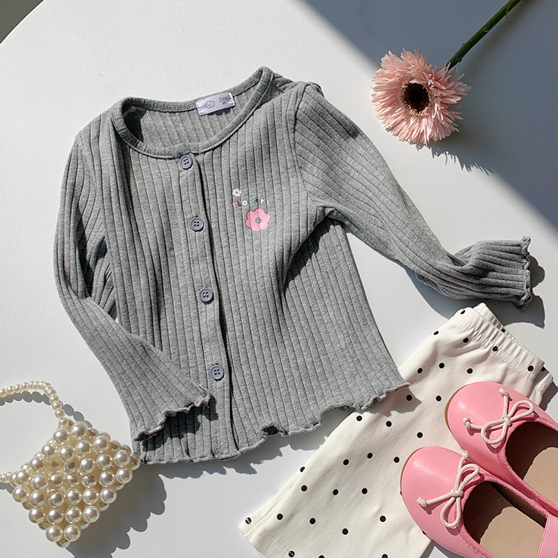 Gray-white pink flowers