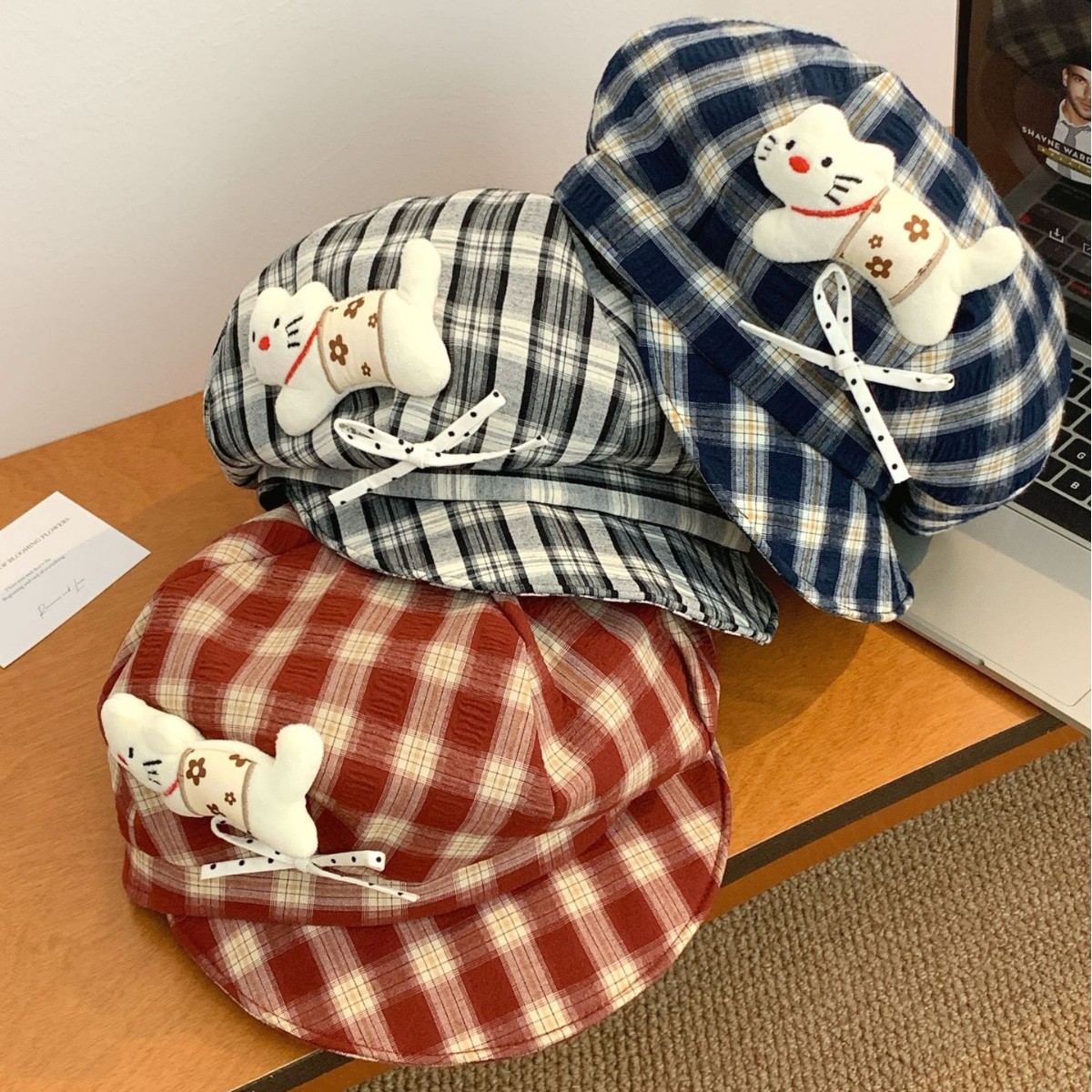 日系卡通小猫蝴蝶结格纹八角帽女春秋出游显脸小复古贝雷帽子