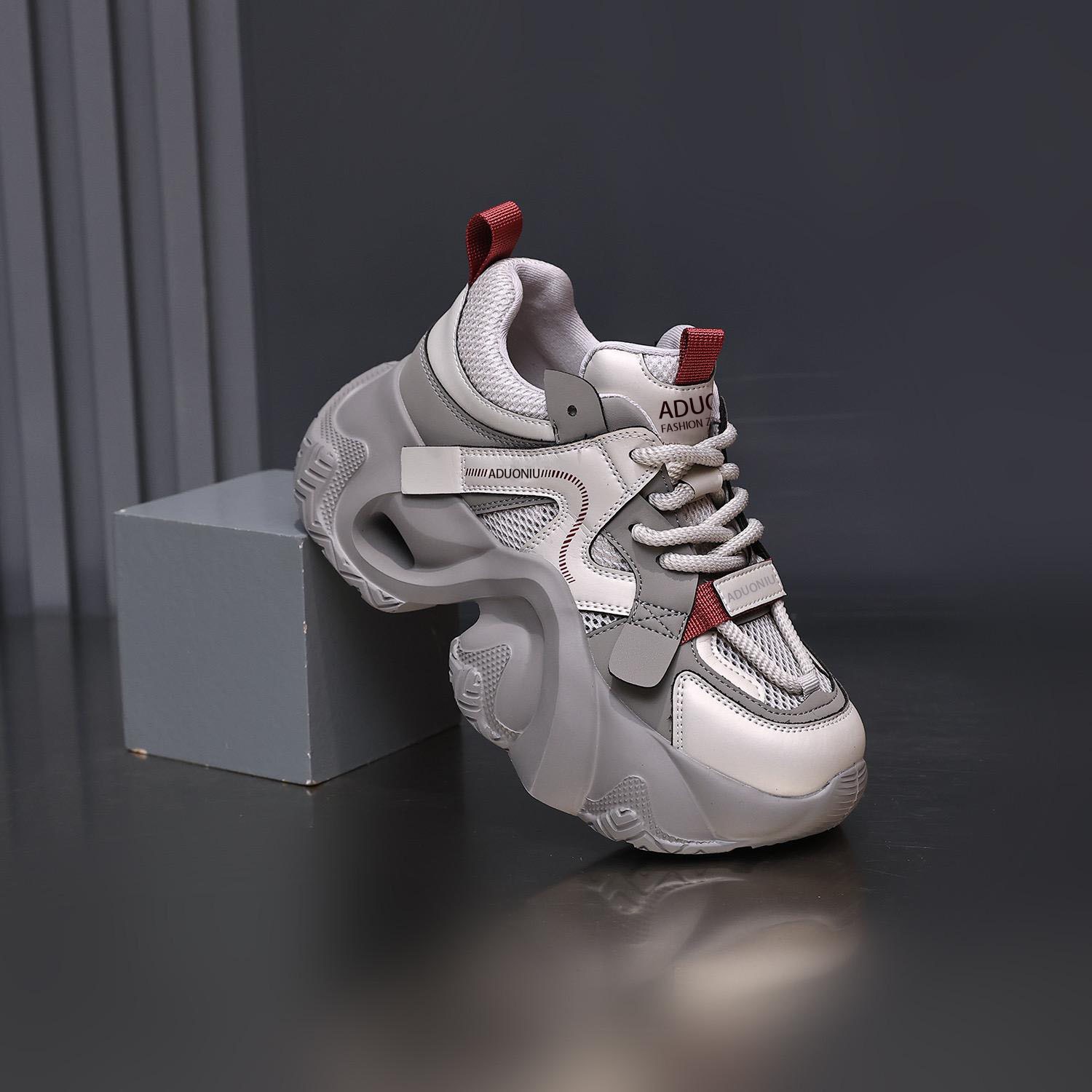 Zapatos pop-up para mujeres en 2026 pequeño aumento de altura transpirable universal zapatos pop-up para estudiantes zapatos deportivos de mujer casual