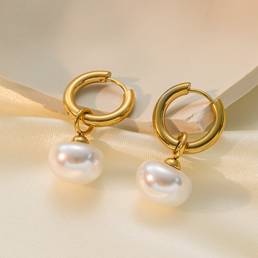 Earrings Image 3