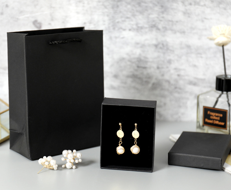 Fashion Solid Color Paper Jewelry Boxes display picture 2