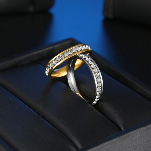 Minimalist classic cross-border fashion jewelry supply 4MM single row diamond women's stainless steel ring factory handmade jewelry wholesale