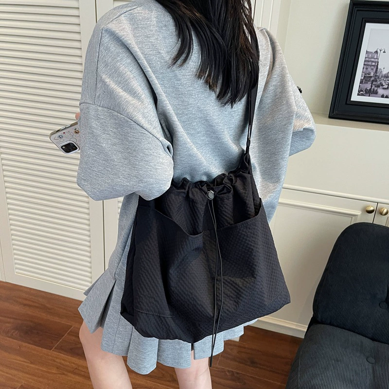 Capacious waterproof nylon one-shoulder bag, travel bag, shoulder bag, drawstring