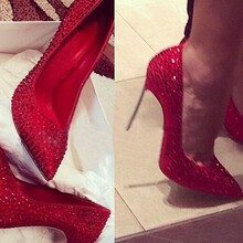 �羳؛Դ�W���r�b��Ь ���^ˮ荽��ٸ�����߸�Ь ���uͨ��aŮЬ