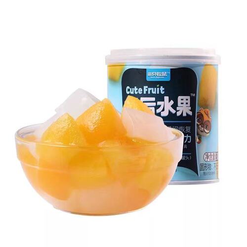 Drop shipping three squirrels two-color canned fruit 300g/can coconut fruit extruded and deformed in summer