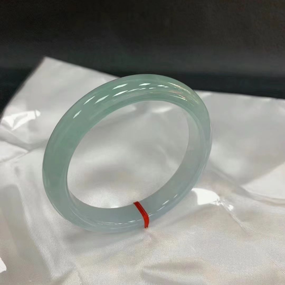 Vòng tay ngọc bích tự nhiên Miến Điện cao cấp, đường kính trong 52–64 mm