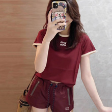 �F؛���߶�����īMiuϵ2026���¿���ĸ�՘�ײɫ�A�I���e����T��Ů