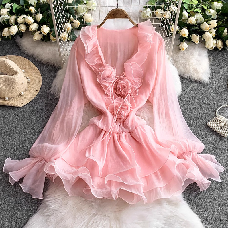 French Gentle Style Ruffled V Neck Dress for Women 2025 New Summer Slimming Look and Elegant Princess Skirt