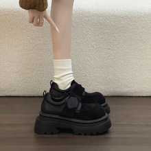 ���s�ָ�����Ь���ߺ�׷�ײ������ЬŮ�r��С��ħ�g�N�A�^���eЬ