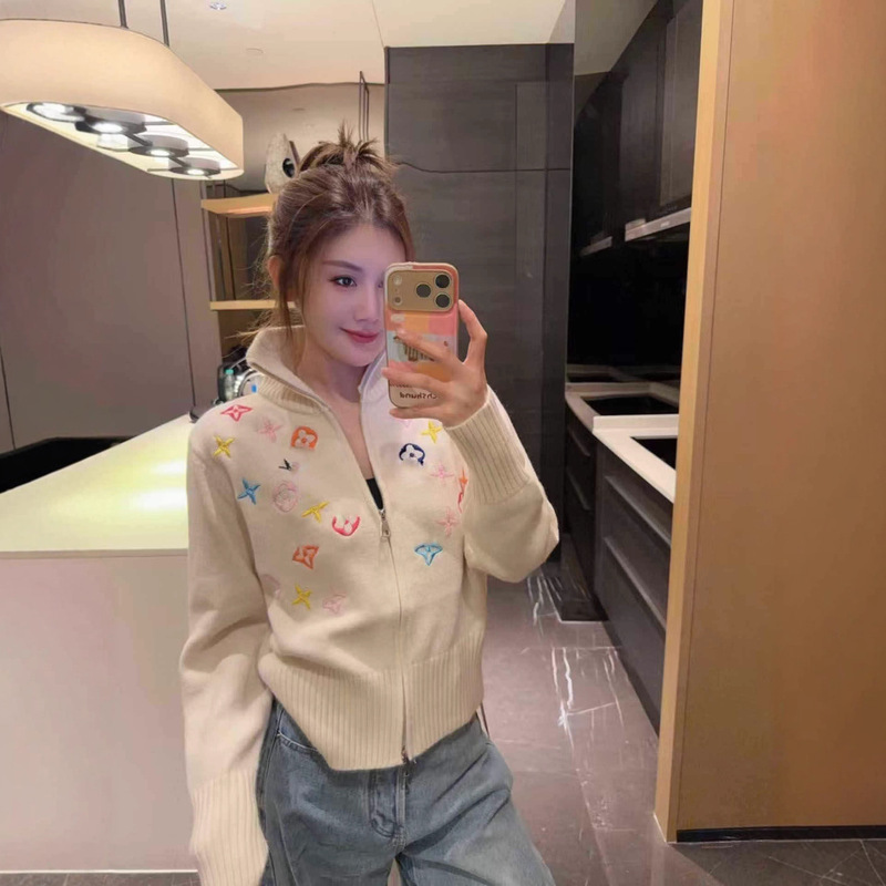 Winter Korean Design with Colorful Graphic Embroidery Zipper Knitwear for Women, New Style, Versatile Jacket