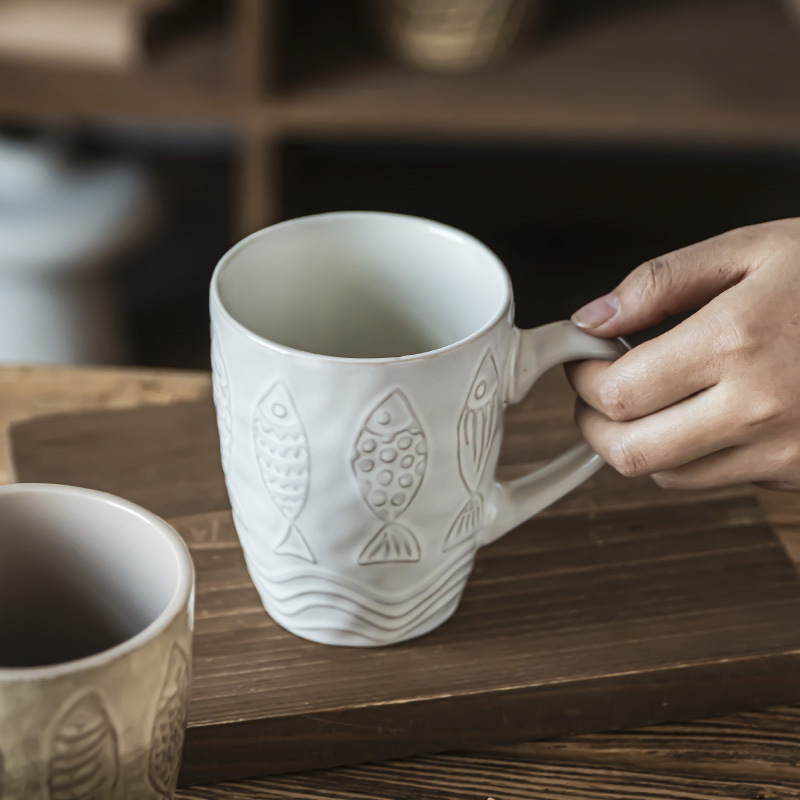 Taza de cerámica en relieve creativa Taza de pareja Taza de café de pez retrógrado Taza de agua casera Taza de avena de leche