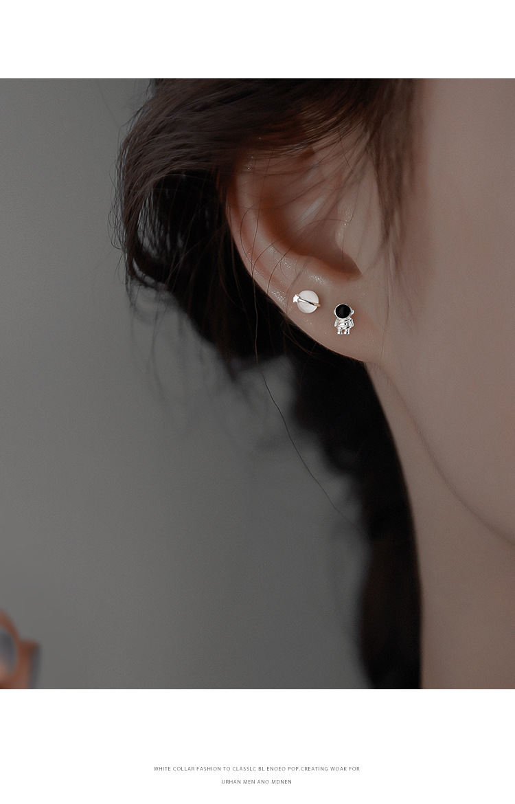 Daily Occasion Copper Material 1 Pair Simple Style Astronaut Plating Inlay Copper Opal Ear Studs